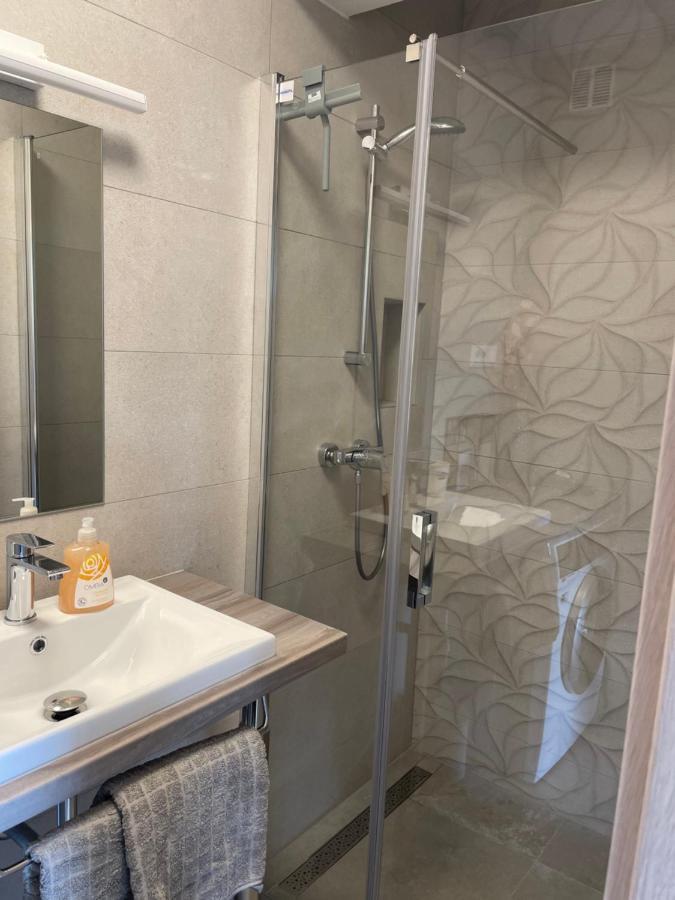 Sandra Apartments Макарска Экстерьер фото