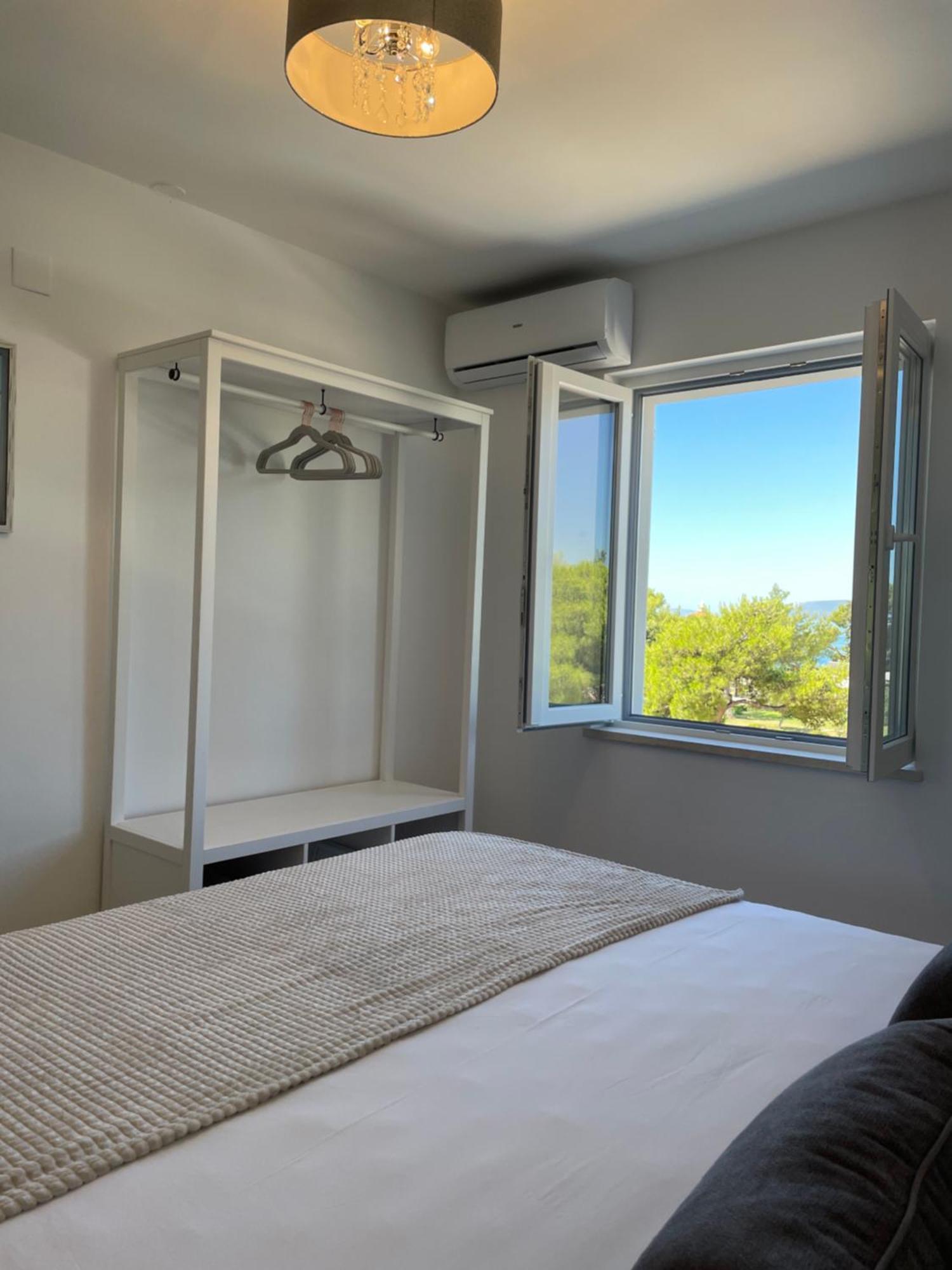 Sandra Apartments Макарска Экстерьер фото